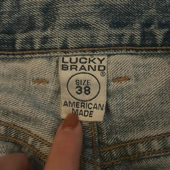 Vintage Lucky Brand distressed jeans - Picture 4 of 10